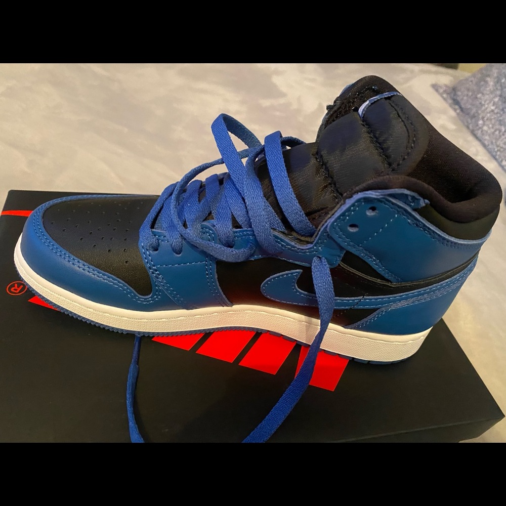 Air Jordan 1 mid
